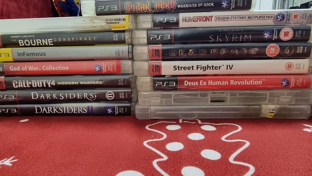 Vand jocuri ps3  lot de 71 jocuri