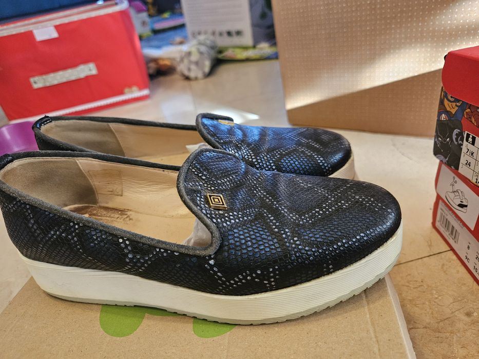 Vand pantofi piele naturala, marimea 36