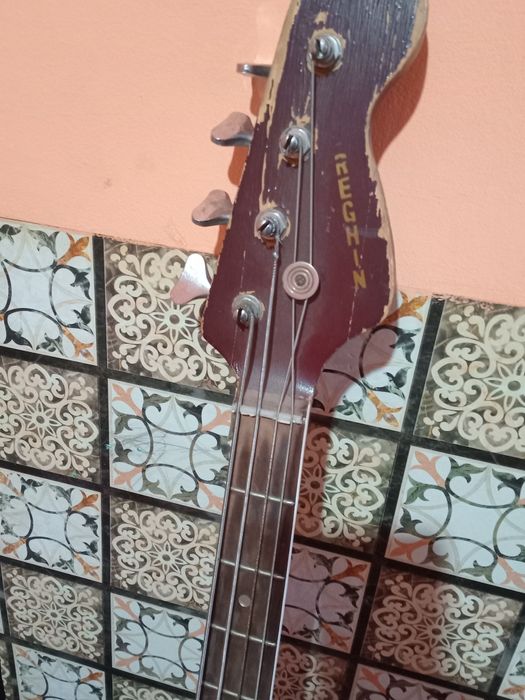 Welson chitara bass electronică