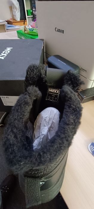 Продам новые ботинки