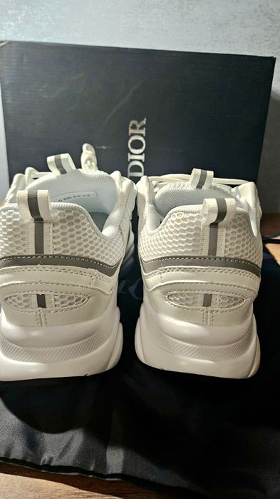 Dior b22 alb reflective