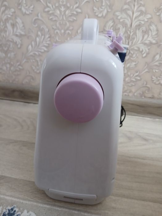 Швейная машинка 8000