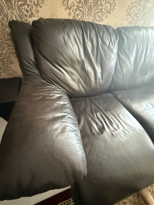 Canapea extensibila cu doua fotolii piele naturala