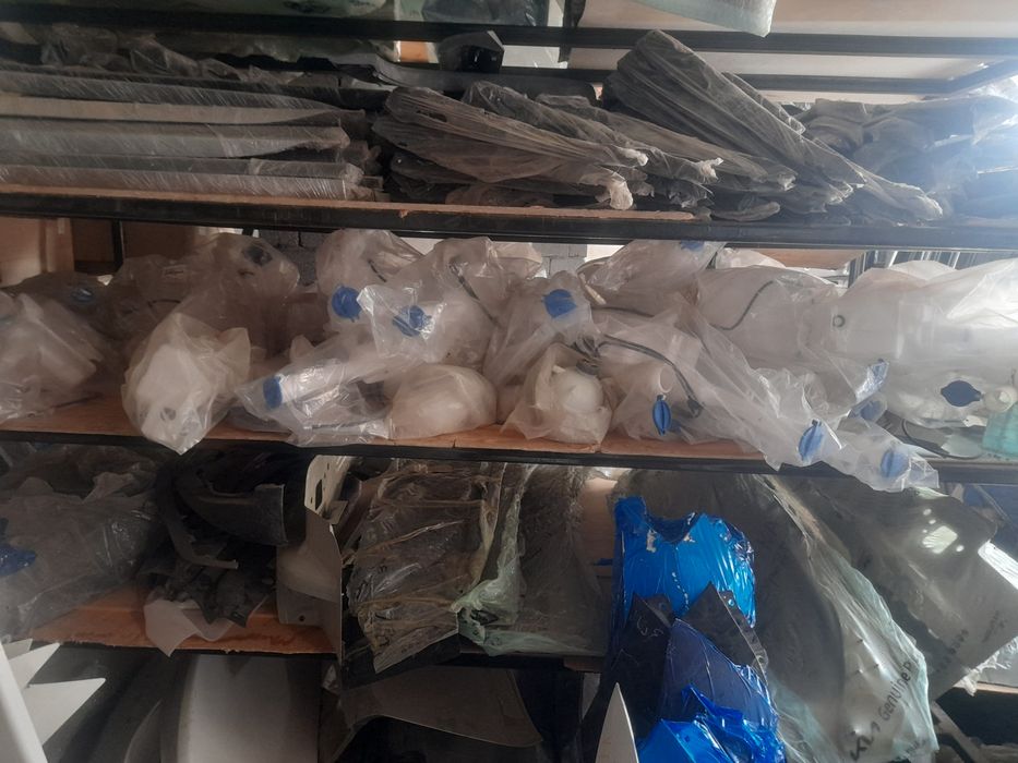 Оригинал запчасти багажник