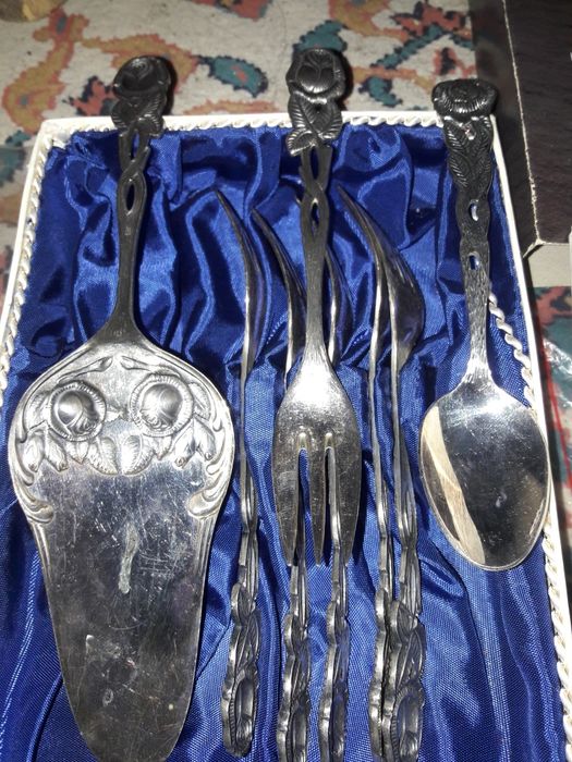 Посребрен комплект за сладки