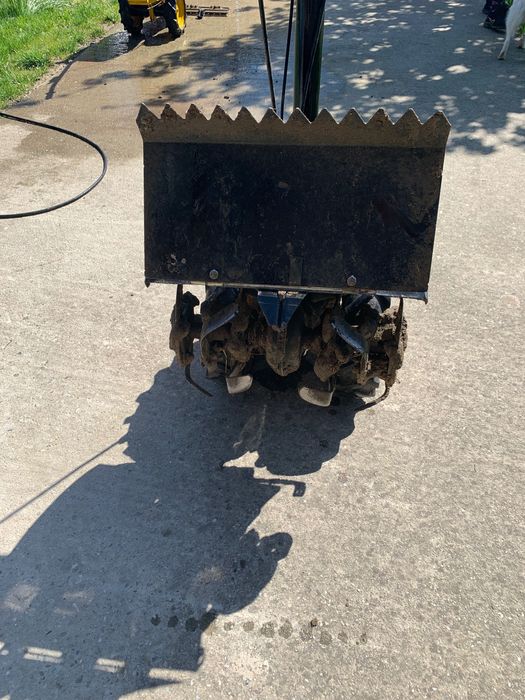 Vand unelte agricole