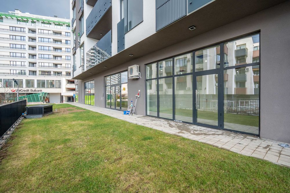 Магазин Дружба 2 на входа на МЕТРОТО- ЛУКС