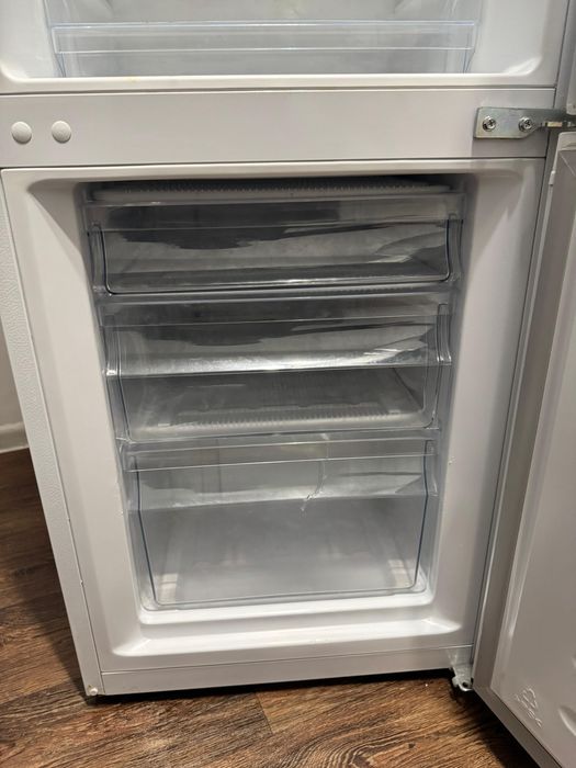 Холодильник не большой