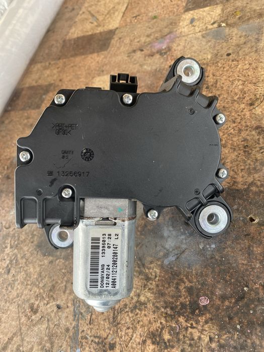 Моторче задна чистачка за опел астра J комби