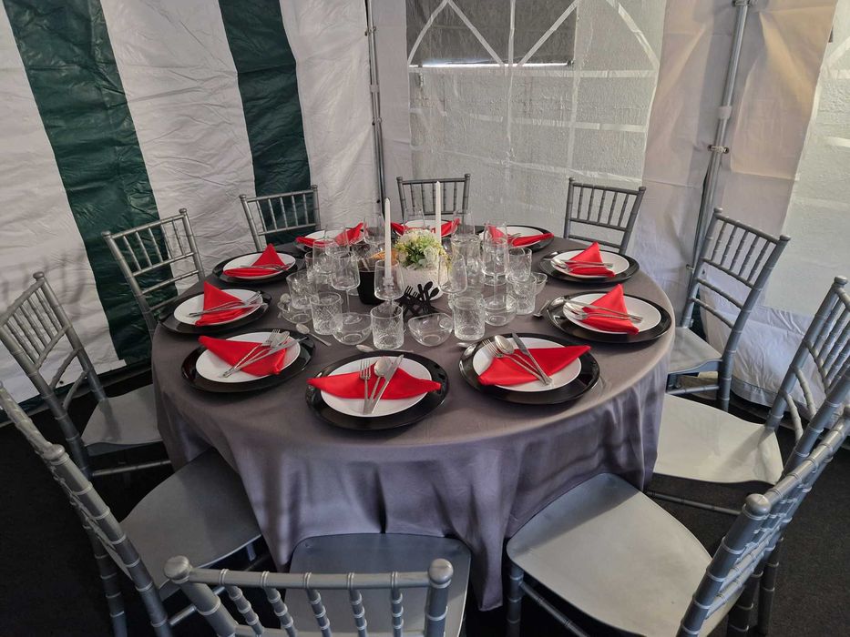 Inchiriem mese,scaune,pentru evenimente logistica de care aveti nevoie