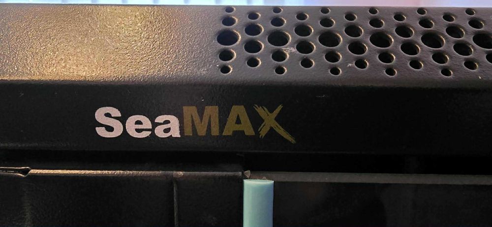 Шкаф за техника и сървъв SeaMAX в отлично състояние