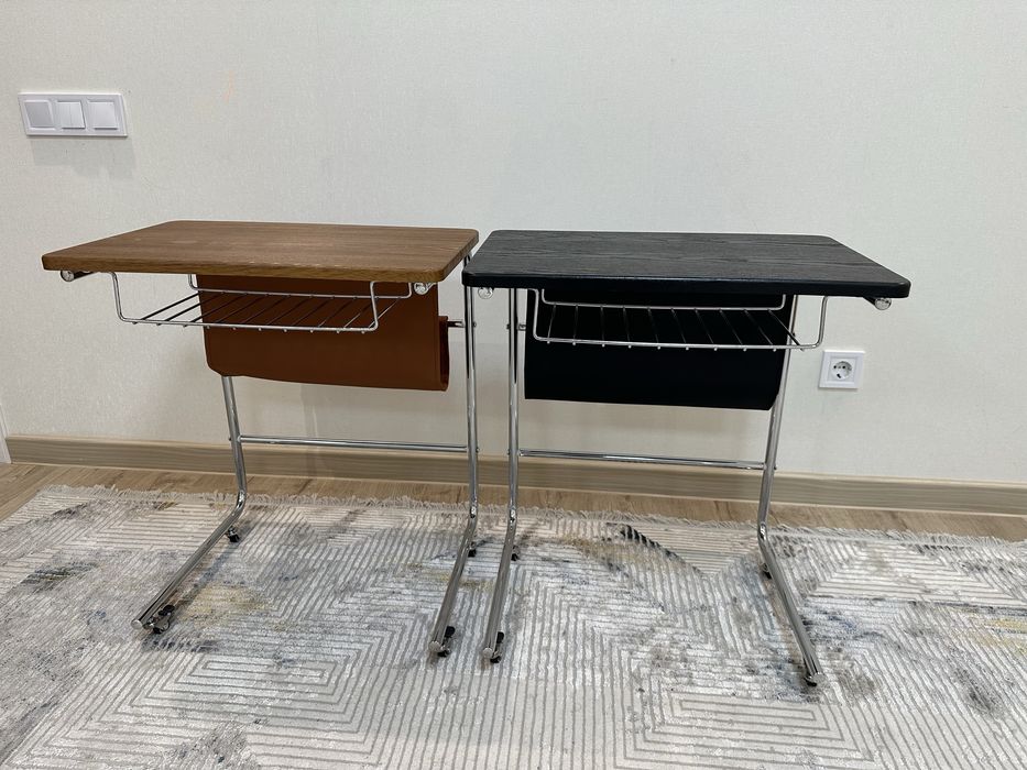 Приставной столик на колесах