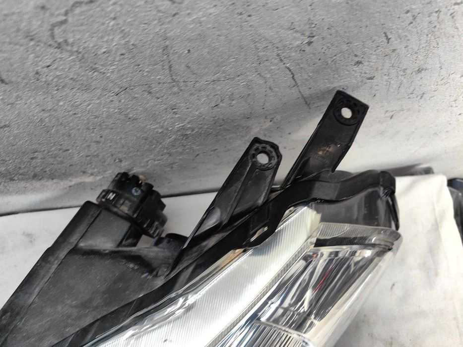 Фар сузуки  Suzuki SX4