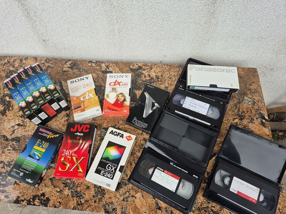 Vând colecție 15 casete originale,Sony,Agfa,Mega view 240 minute filme