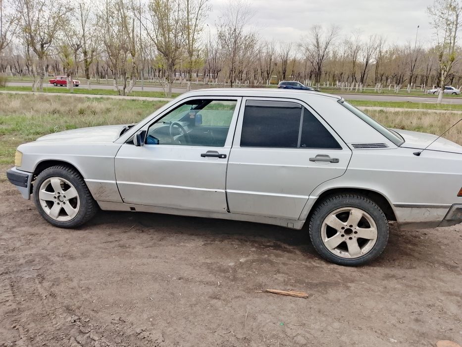 Продаю Мерседес 190е