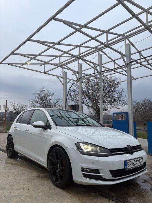 Продавам Golf 7 уникална , икономична.
