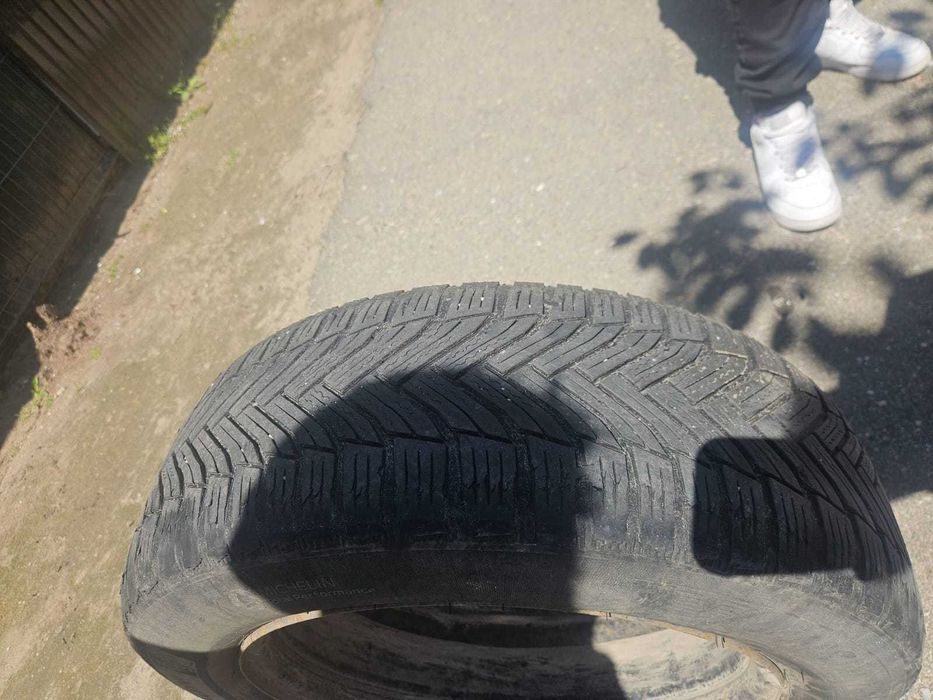 Vând roti de Opel 225/45 R17 în stare buna, de iarna( pot fi folosite încă 2 sezoane) - 4 roti