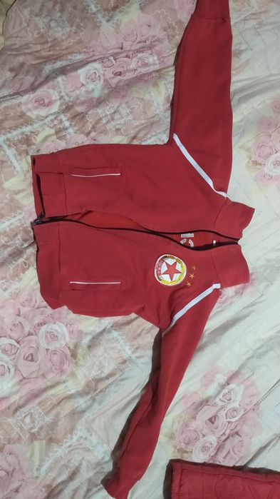 Елече и суичър на ЦСКА