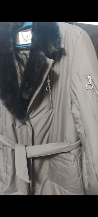 Продам срочно куртку . Новая .