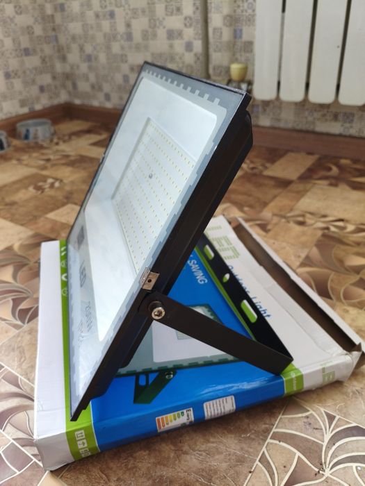 Продам LED-прожектор 200W IP66