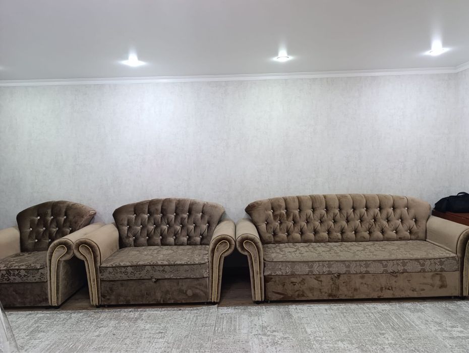 Продаю Диван 1+3 очень дешево