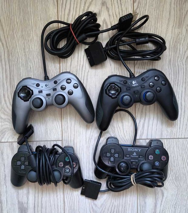 Vand doua SONY PlayStation 2 SLIM