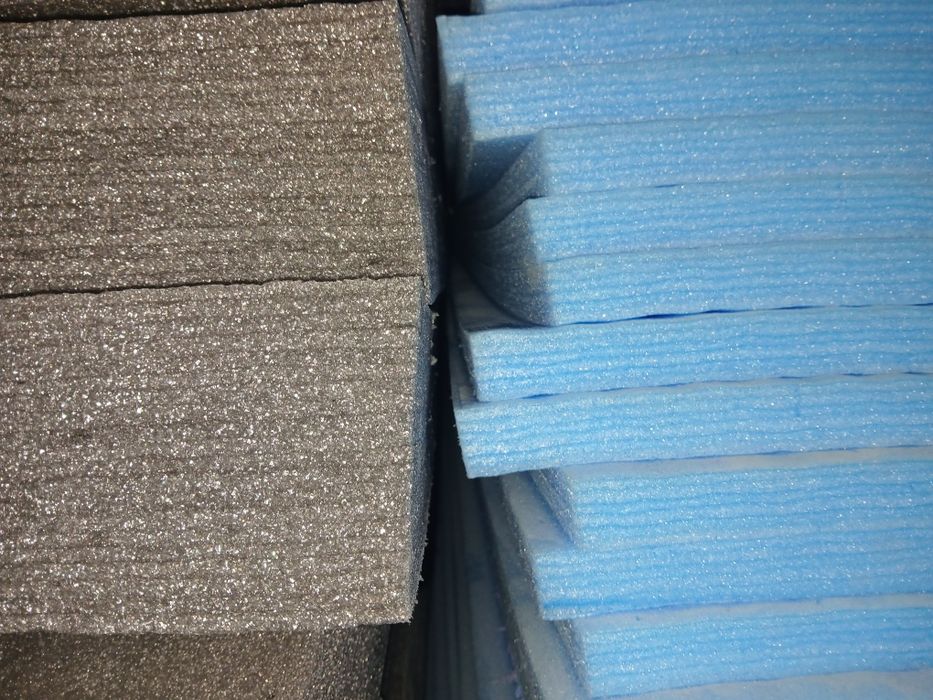 Спортивные и борцовские  маты и ковры