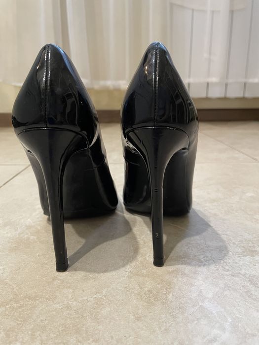 Туфли ZARA лаковые , 36р