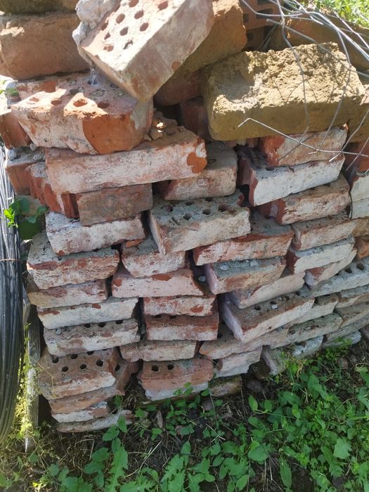 Парчета от тухли единички