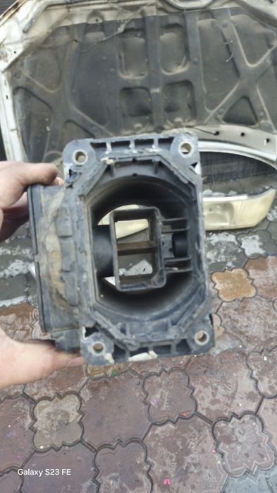 Крыло капот митсубиси шариот