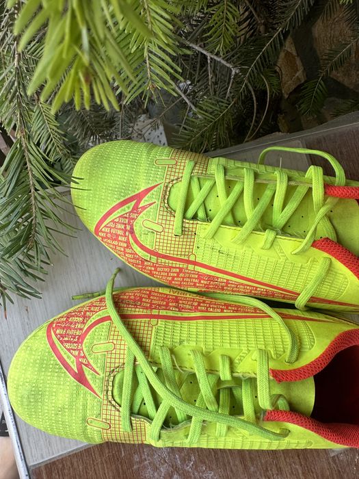 Бутонки за футбол Nike