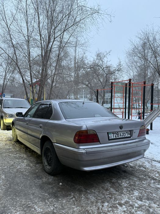 Продам BMW E38 2.8