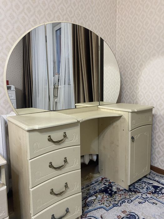 Продам Комод в Хорошем состоянии.