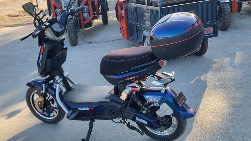 Скутер Арланда мото