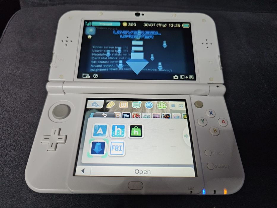 New Nintendo 3DS LL (XL) modat – ecrane IPS sus și jos + card SD 64 GB
