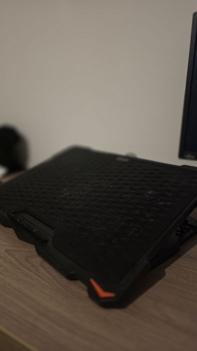 Laptop Gaming Alienware 15 R3 | i7, GTX 1070 8GB, 16GB RAM, 1.38TB Stocare (Dual SSD)+ Stand de înaltă performanță