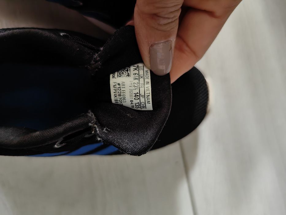 Маратонки адидас