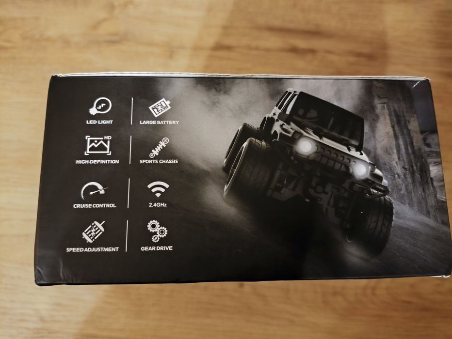 Vand masinuta 1:64 cu telecomanda RC 2.4 GHz si camera video