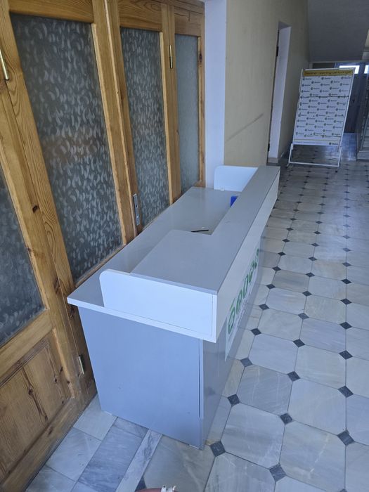 Катта иш столи сотилади. Пайнетда ишлатилган