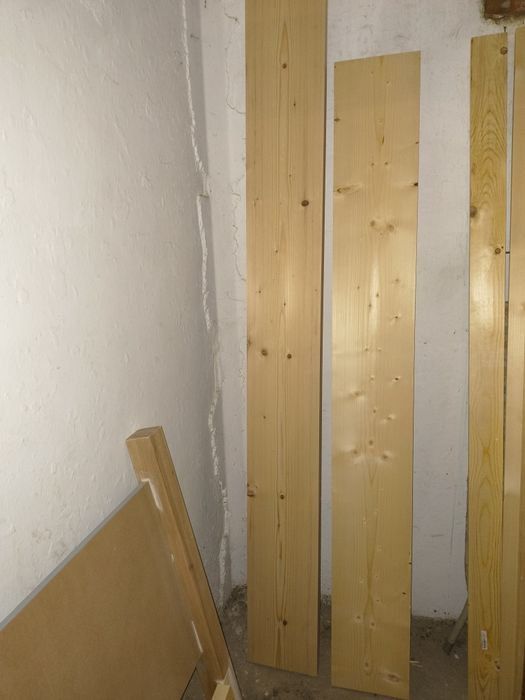 Dulap rindeluit, lemn rasinoase 4x24x4000