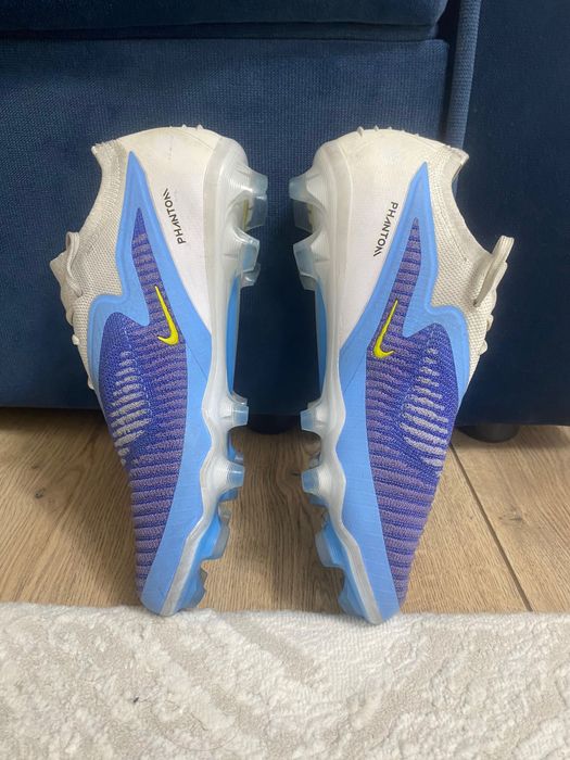 Бутсы Nike Phantom б/у в хорошем состоянии