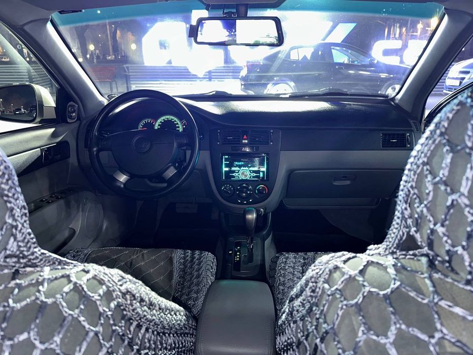 Продаётся своя машина Gentra 2015 года