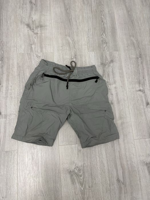 Продавам артикули на luda banditt stone island i adidas