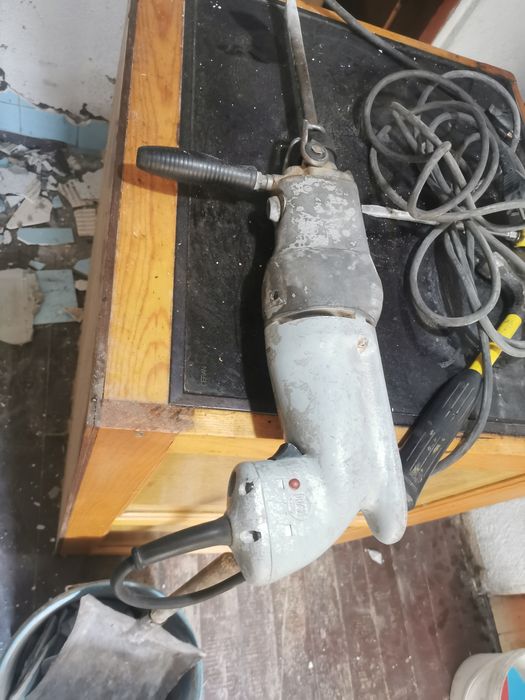 Перфоратор DUSS P28