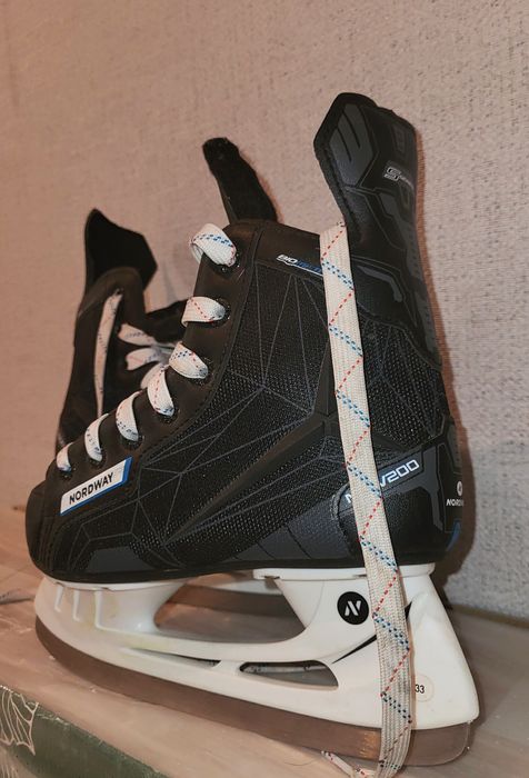 Продам коньки NORDWAY .