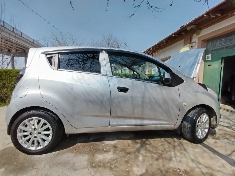 Оличный спарк 2011