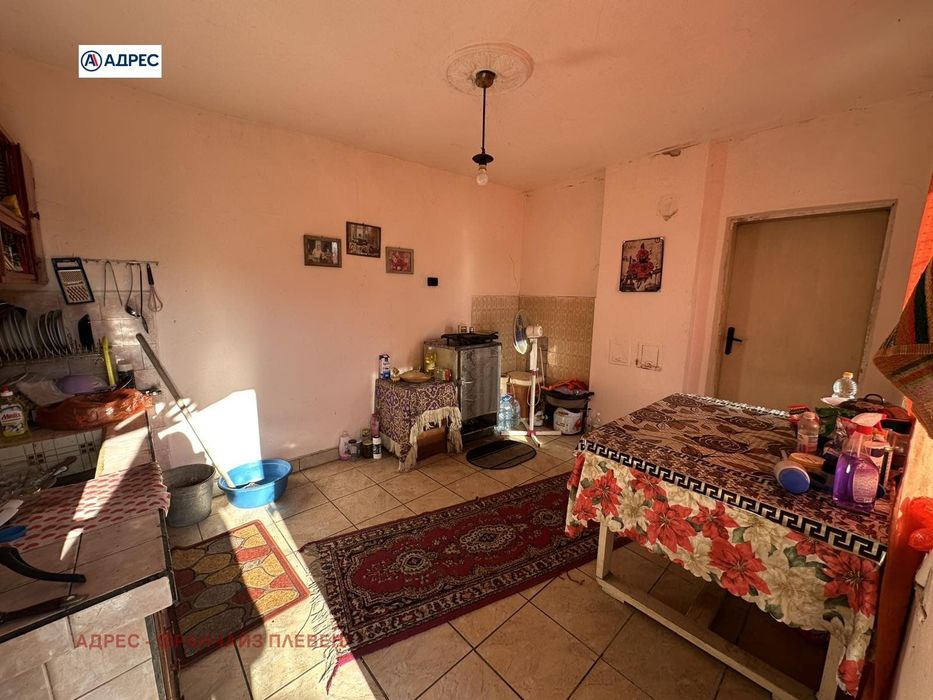 Къща в Плевен, област-с.Комарево площ 66 цена 13805