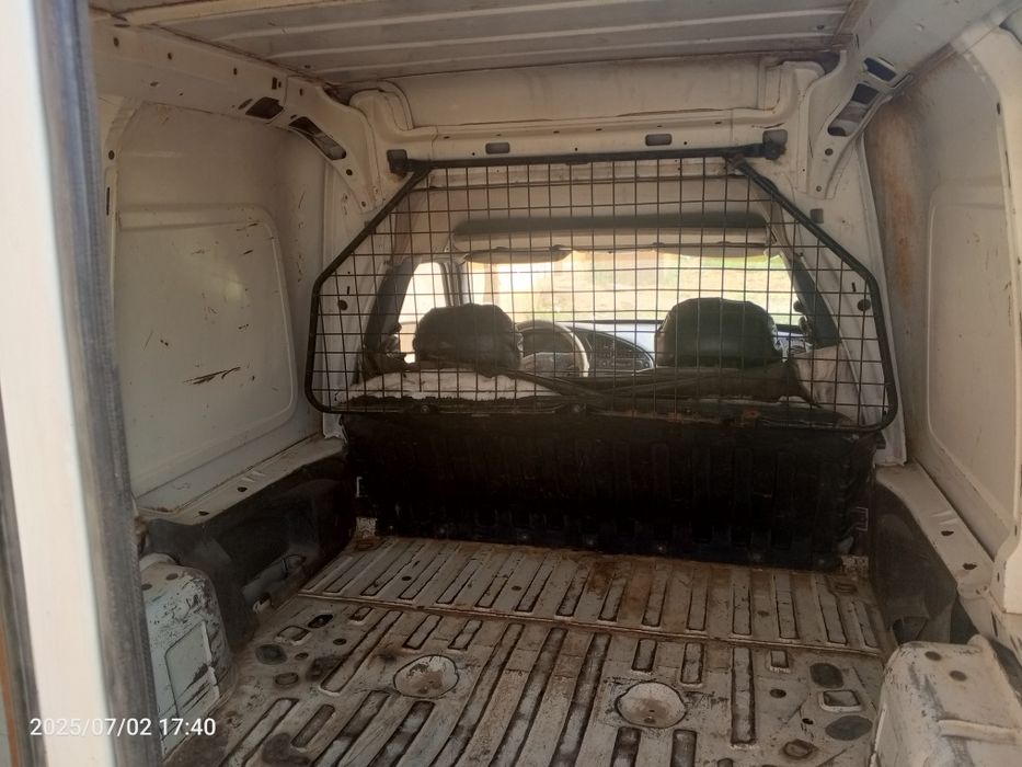 2ta FORD KURYER mashinasi