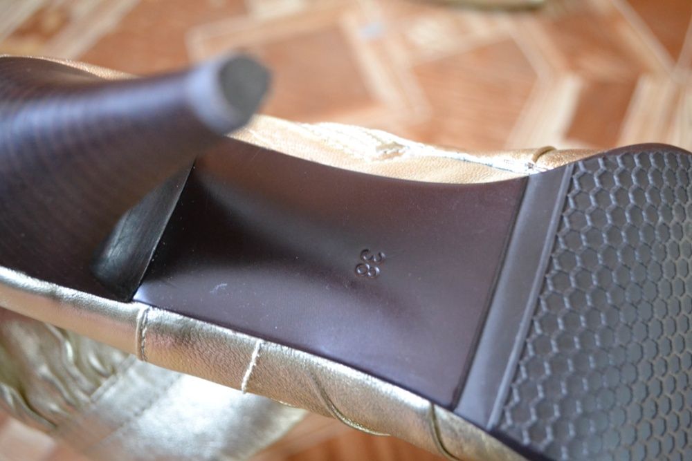 Продам танцевальные сапоги 10000т