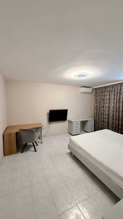 Дава се под наем Многостаен апартамент в Пловдив, Тракия - 155 кв.м за 990 € - Снимка #8